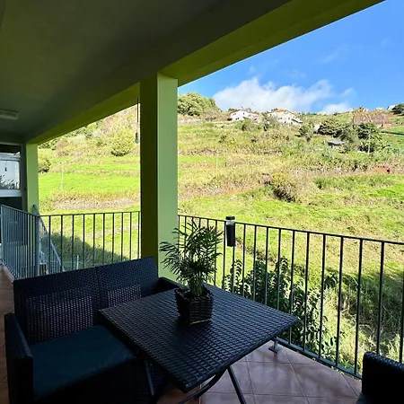 Apartman House Calheta